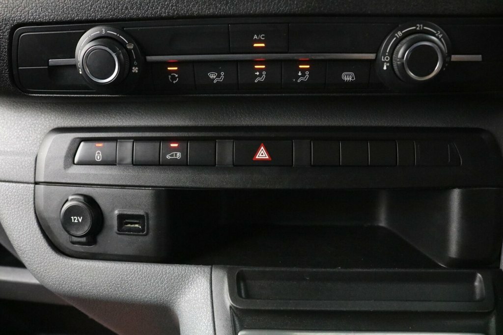 Vauxhall Vivaro 1.5L Sportive 6Dr Black #40