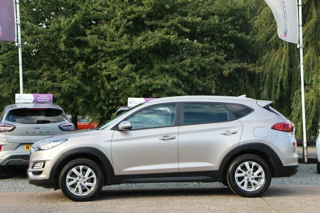 Hyundai Tucson 1.6 Gdi Se Nav Suv Euro 6 S S White #6