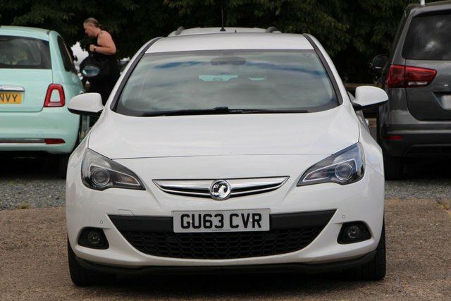 Vauxhall Astra GTC Cdti Sri Red #8