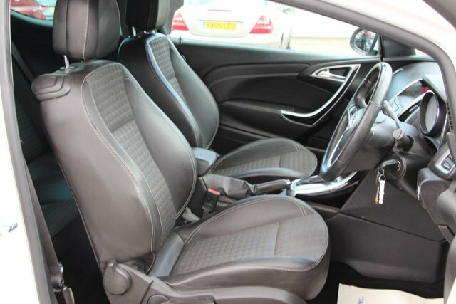 Vauxhall Astra GTC Cdti Sri Red #10