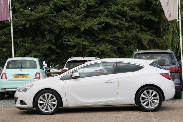 Vauxhall Astra GTC 2.0 Cdti Sri Coupe Euro 5 165 Ps White #6