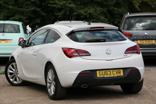 Vauxhall Astra GTC 2.0 Cdti Sri Coupe Euro 5 165 Ps White #5