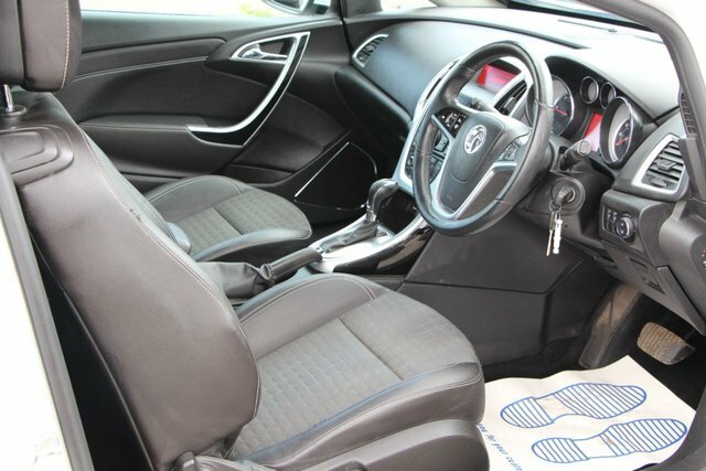 Vauxhall Astra GTC Cdti Sri Red #9