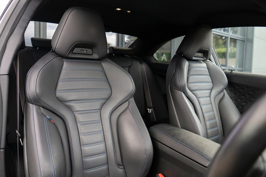 BMW 2 Series M240i YH22VWB White #4