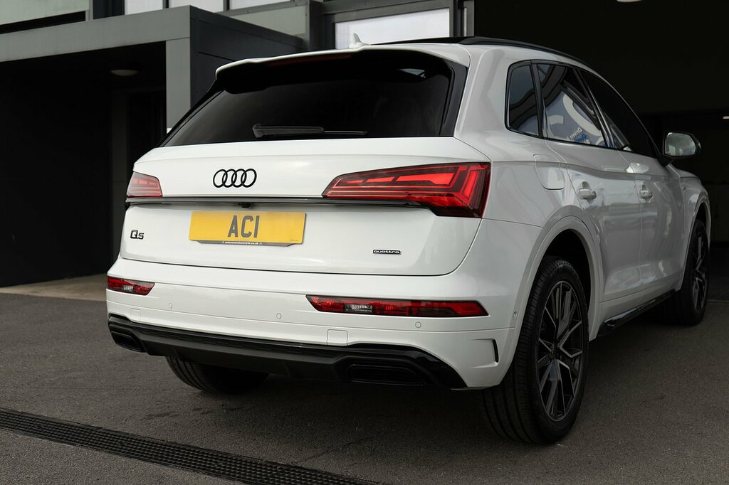 Audi Q5 Tdi Black Edition AF74YTP White #5