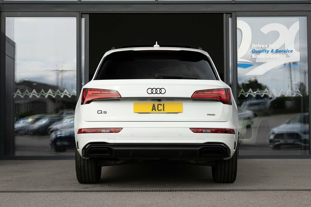 Audi Q5 Tdi Black Edition AF74YTP White #3