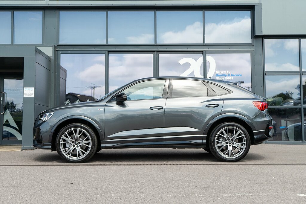 Audi Q3 Tfsi Black Edition Grey #3