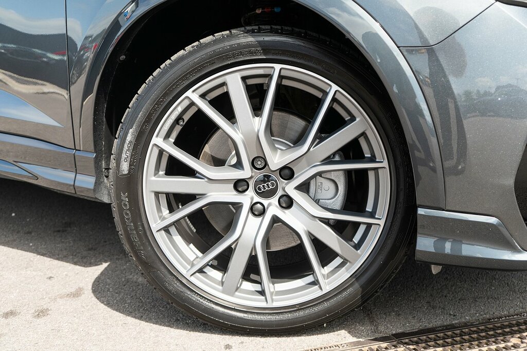 Audi Q3 Tfsi Black Edition Grey #6