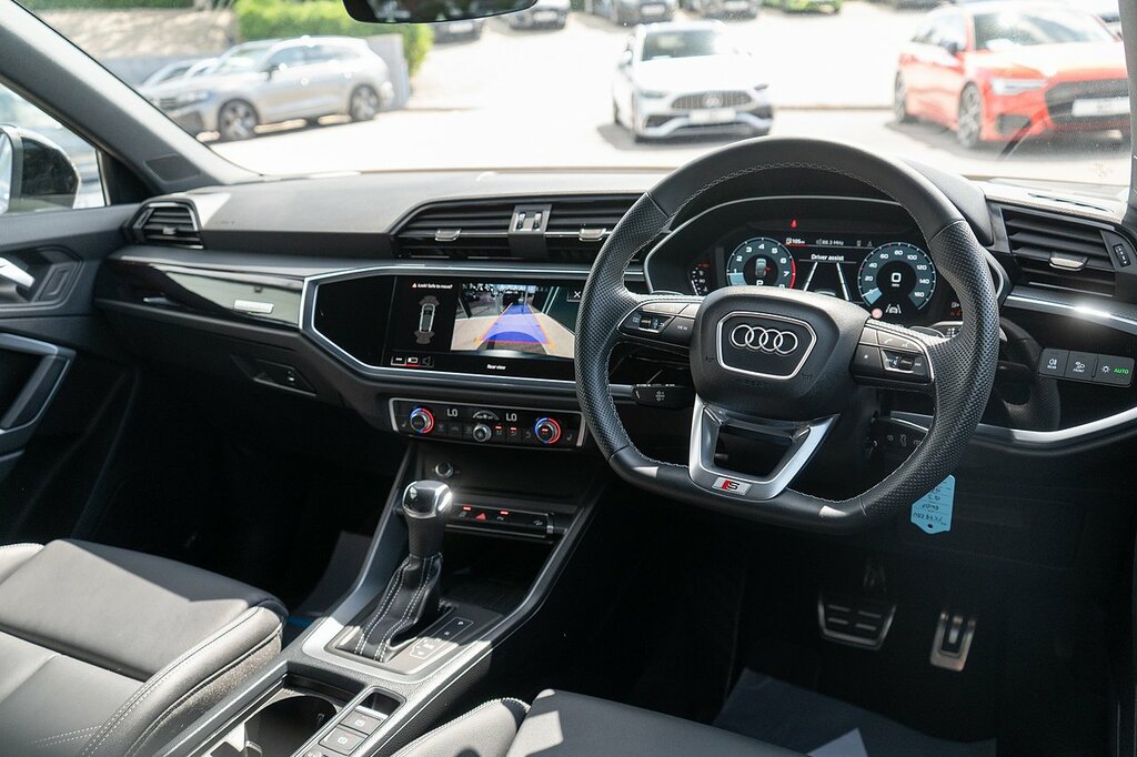Audi Q3 Tfsi Black Edition Grey #4