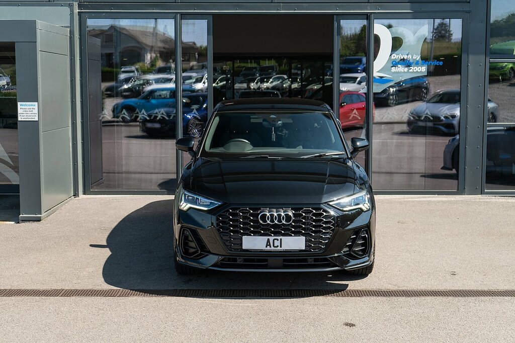 Audi Q3 Tfsi Cod Black Edition SW23WDM Black #3