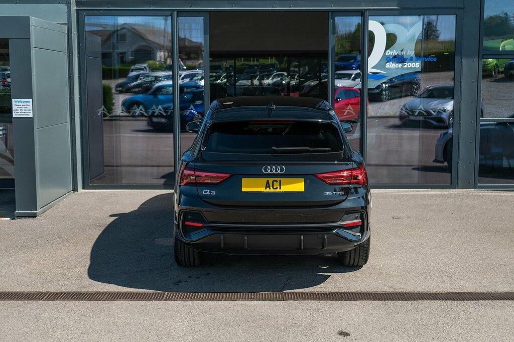 Audi Q3 Tfsi Cod Black Edition SW23WDM Black #4
