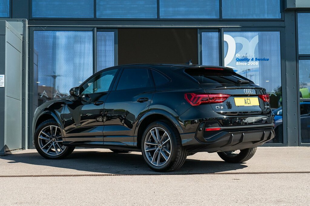 Audi Q3 Tfsi Cod Black Edition SW23WDM Black #2