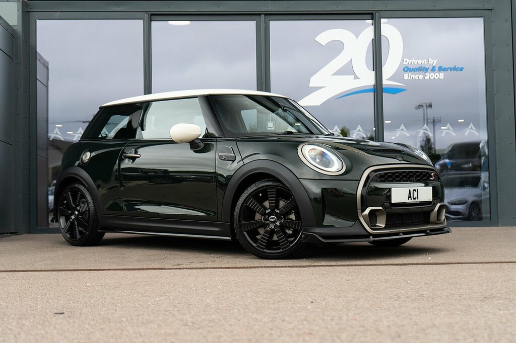 Mini Hatch Cooper S Resolute Edition Green