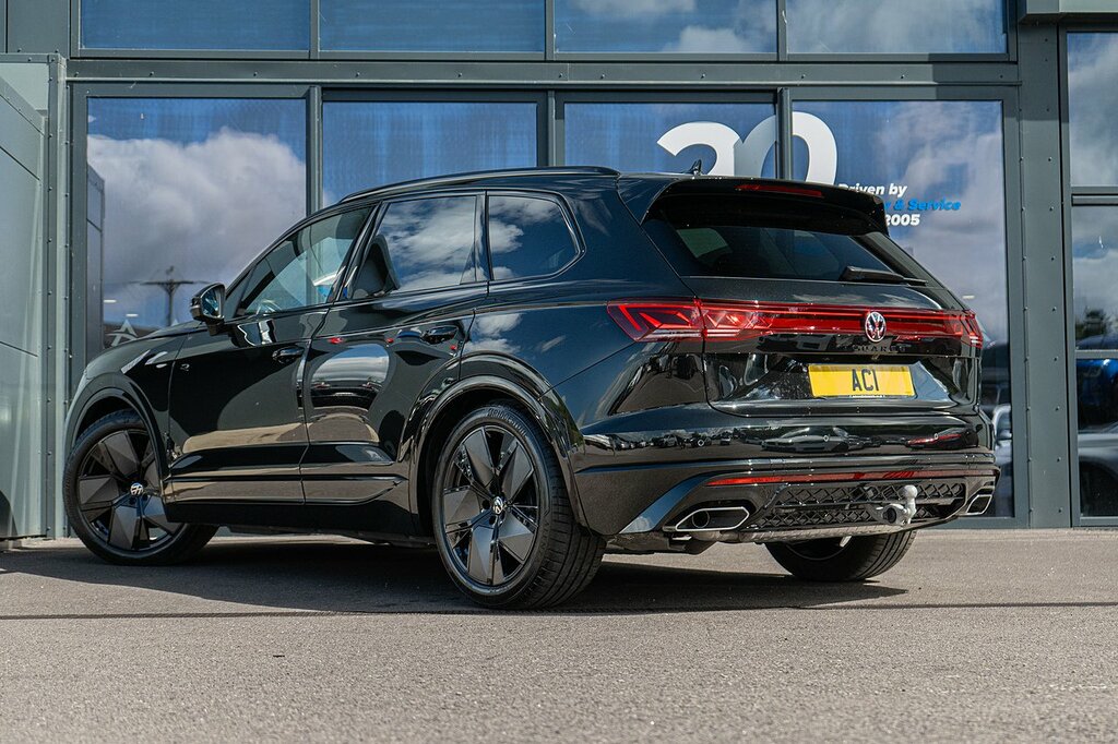 Volkswagen Touareg Tdi V6 Black Edition Black #2