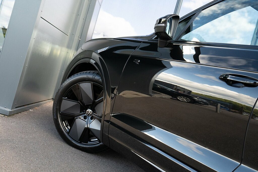 Volkswagen Touareg Tdi V6 Black Edition Black #5