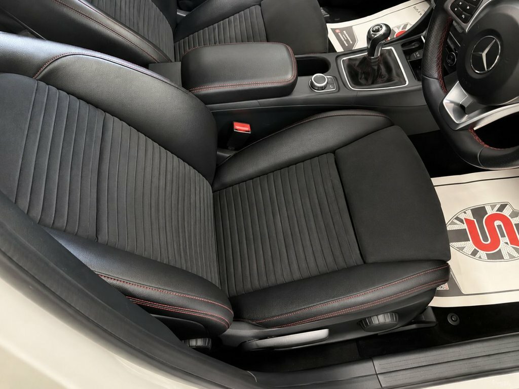Mercedes-Benz A Class 1.6L Amg Line White #2