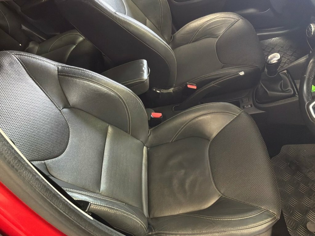 Renault Clio 1.5L Signature Nav LV18UDX Red #6
