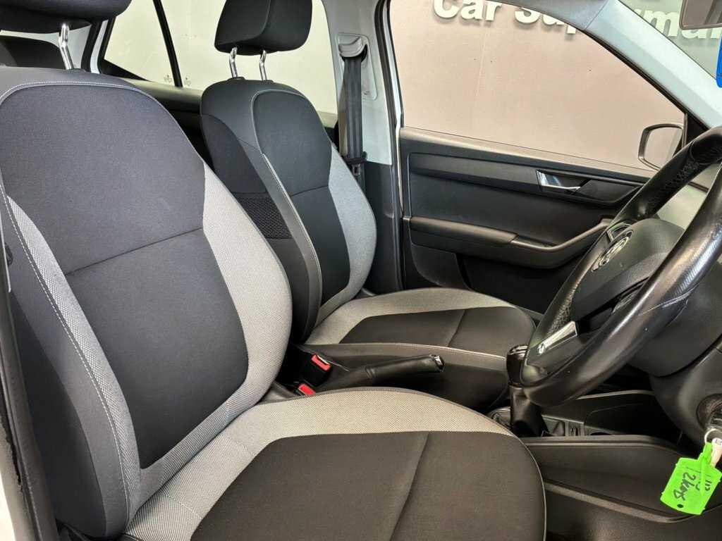 Skoda Fabia Hatchback FL18MDX White #6