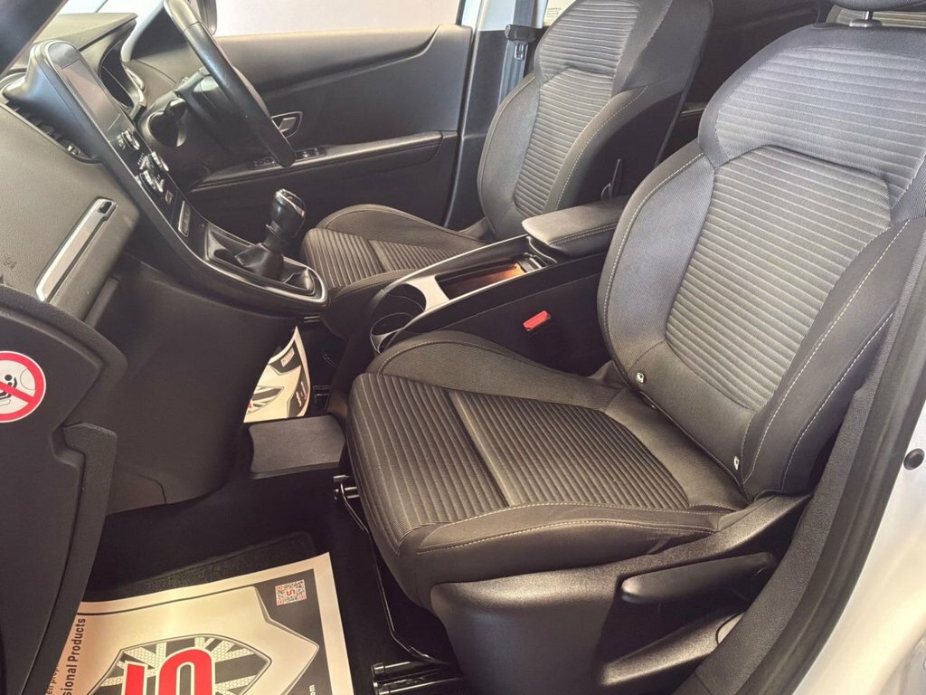 Renault Scenic Signature Nav Black #10