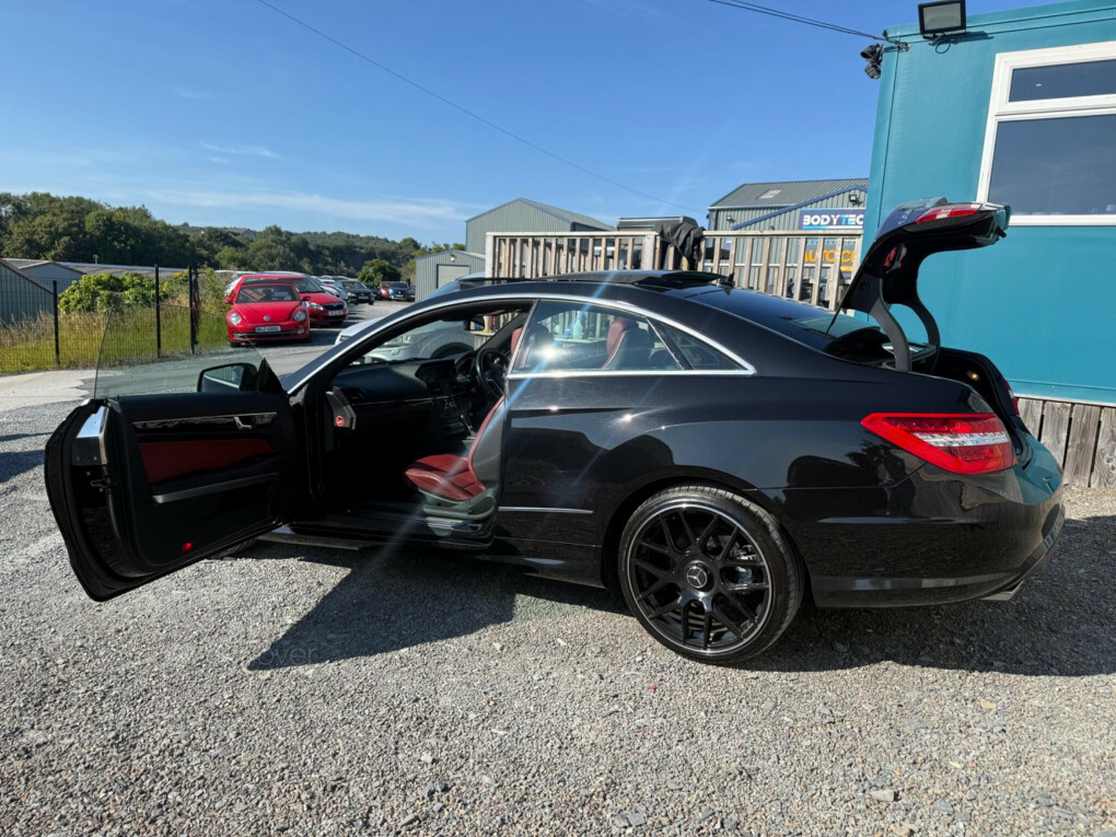 Mercedes-Benz E Class Black #41