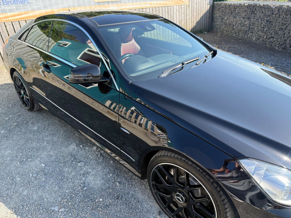 Mercedes-Benz E Class Black #13