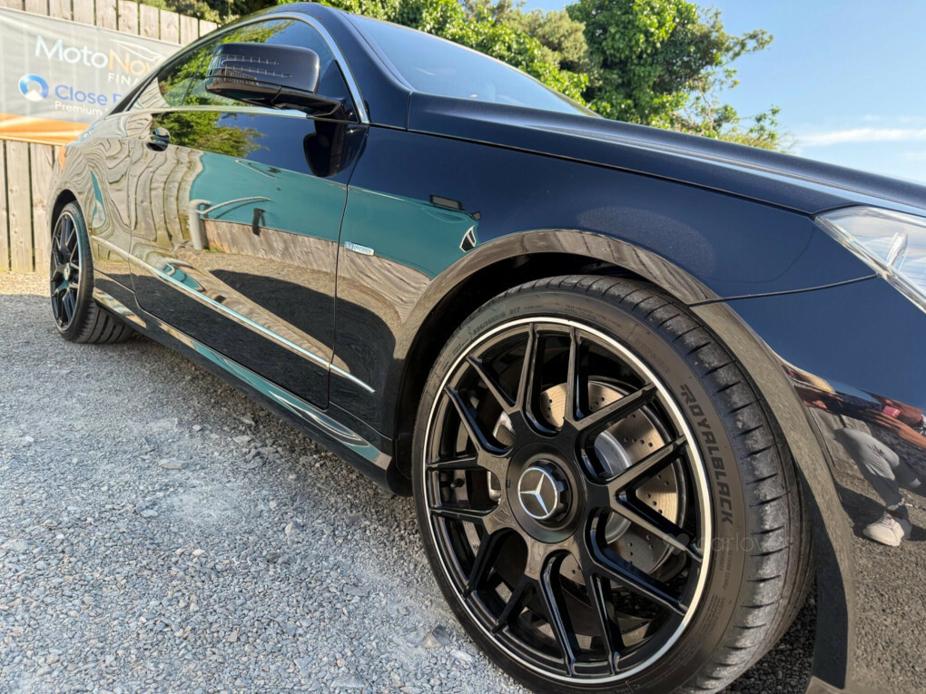 Mercedes-Benz E Class Black #12