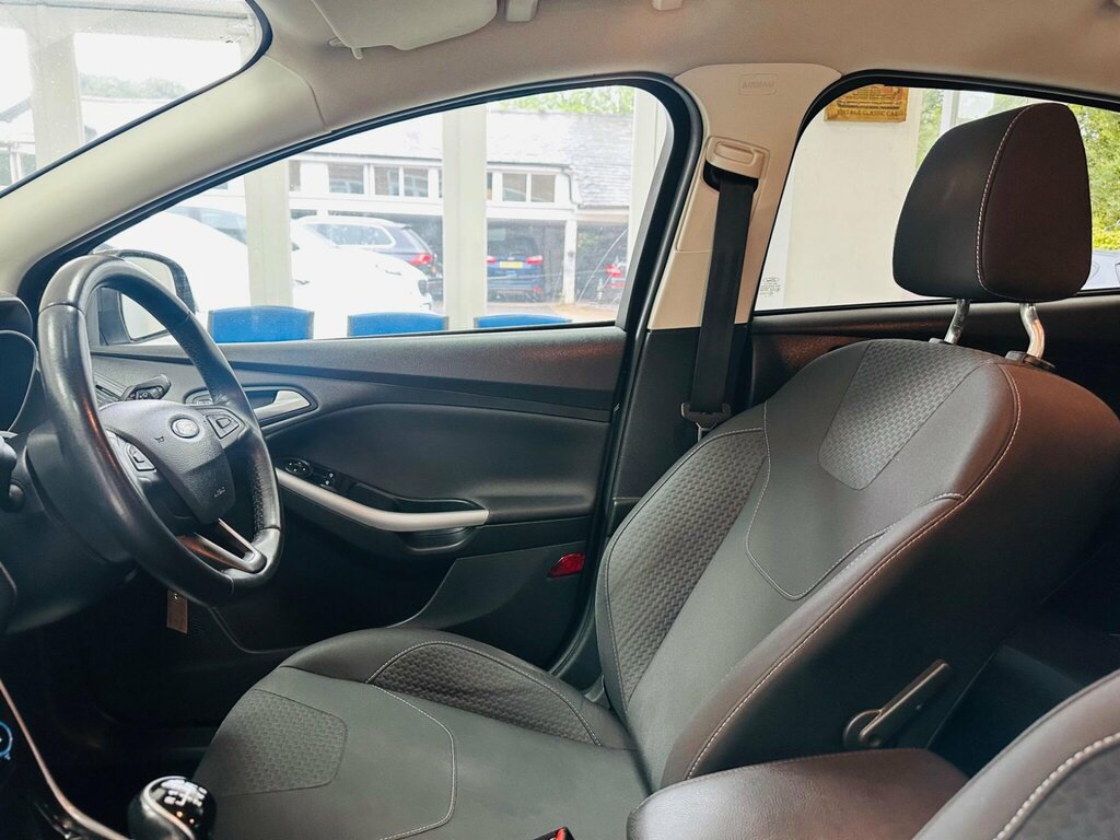 Ford Focus 1L Zetec Blue #32