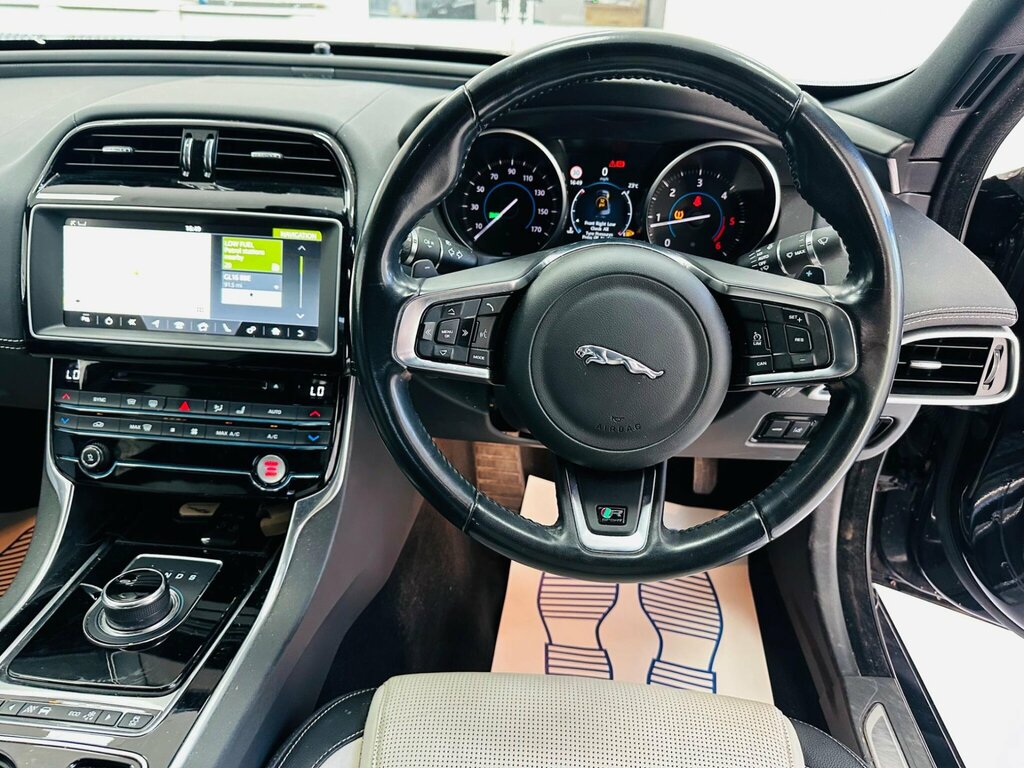 Jaguar XE 2.0D R-sport Euro 6 Ss Black #3