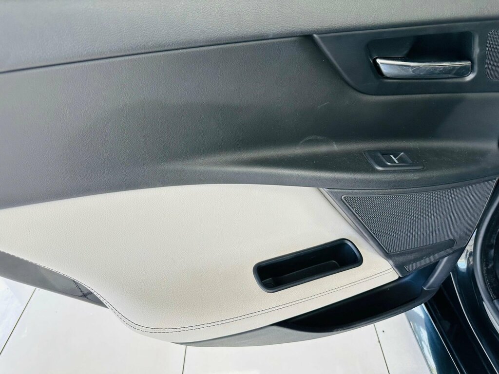 Jaguar XE 2.0 Ingenium Portfolio Silver #32