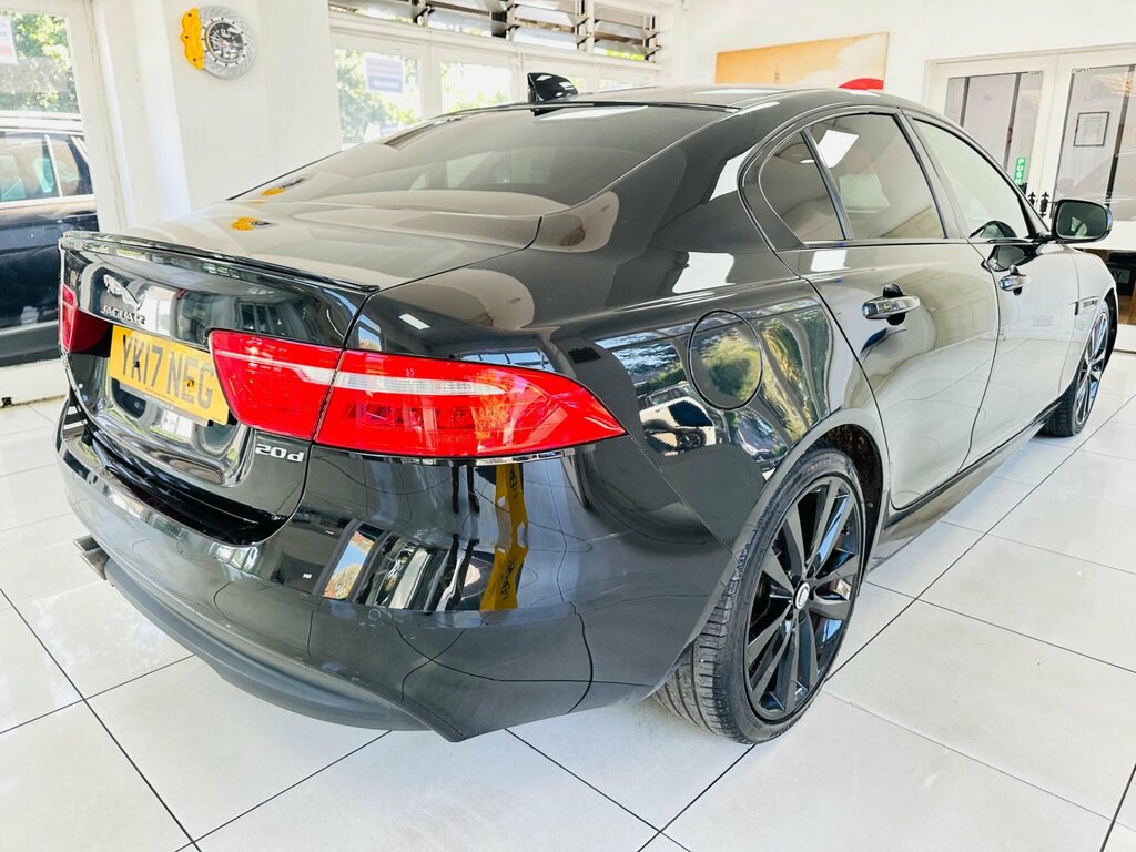 Jaguar XE 2.0 Ingenium Portfolio Silver #27