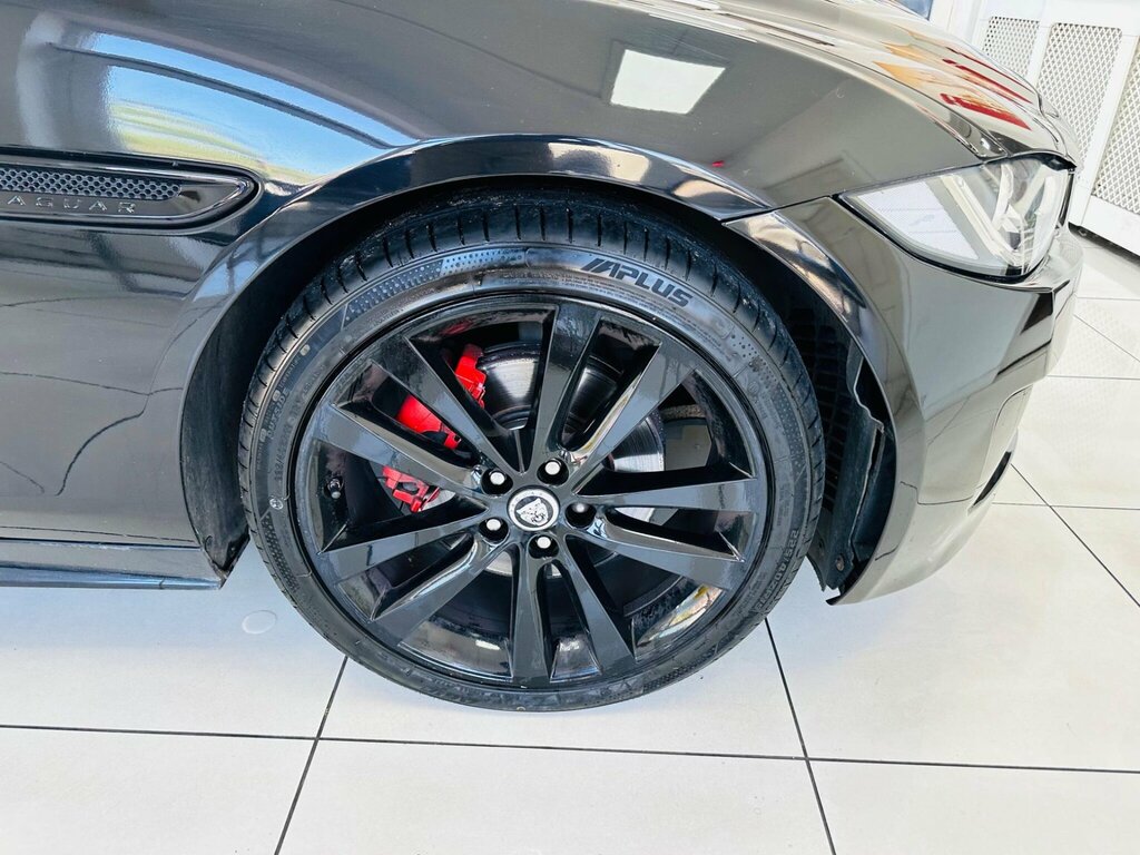 Jaguar XE 2.0 Ingenium Portfolio Silver #13
