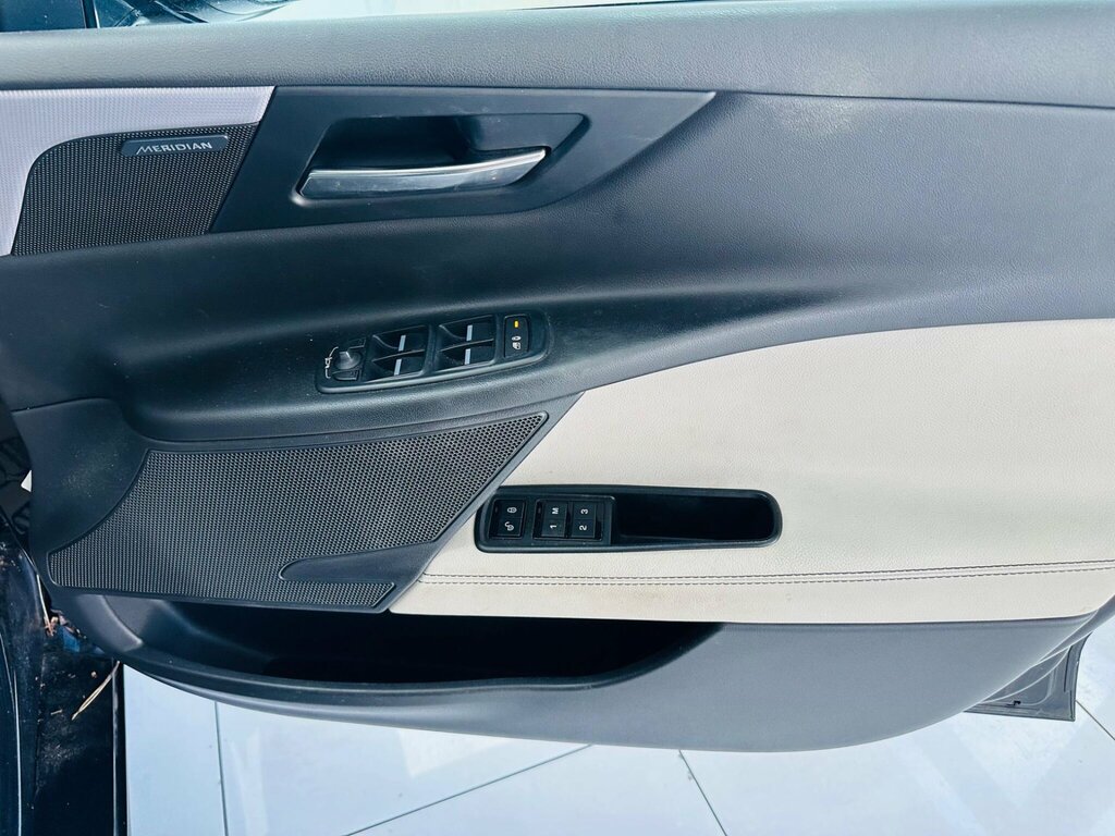 Jaguar XE 2.0 Ingenium Portfolio Silver #26