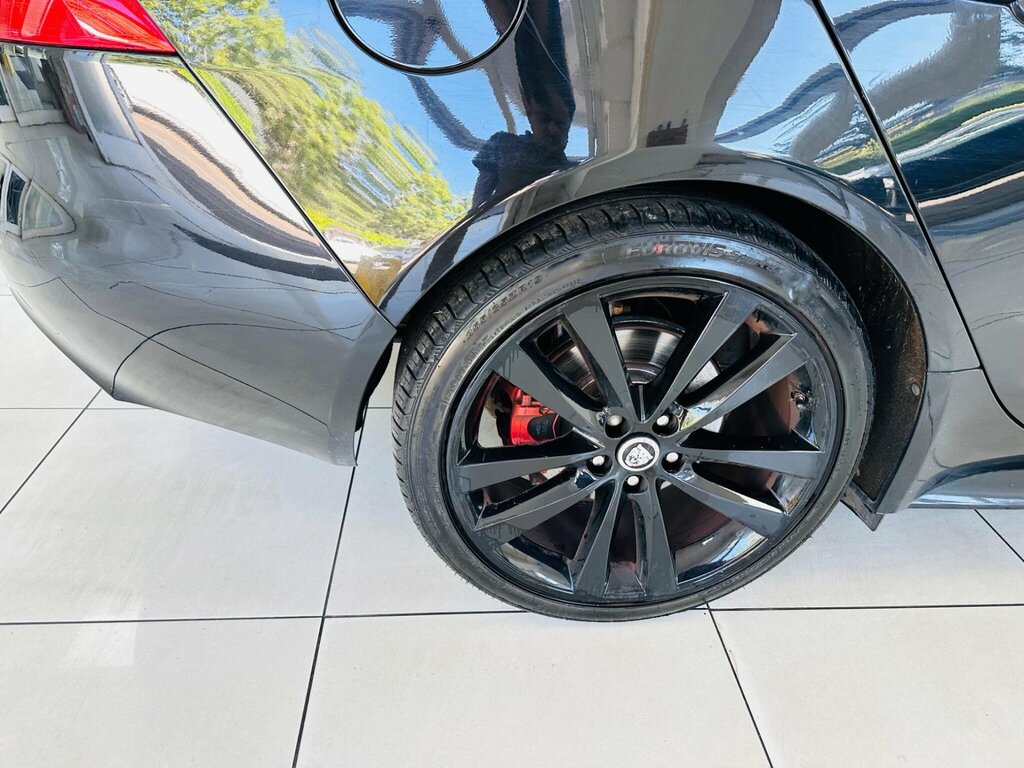 Jaguar XE 2.0 Ingenium Portfolio Silver #12