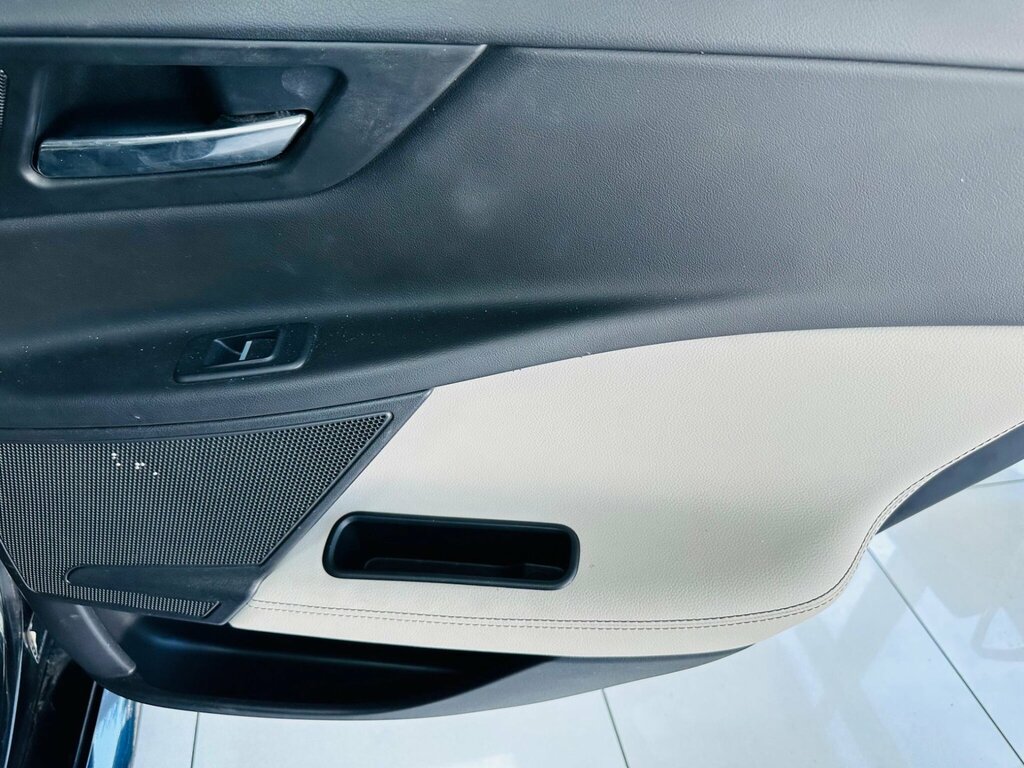 Jaguar XE 2.0 Ingenium Portfolio Silver #44