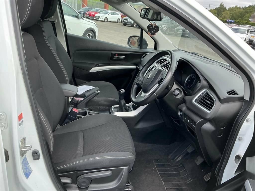 Suzuki SX4 S Cross 1L Sz-t White #4