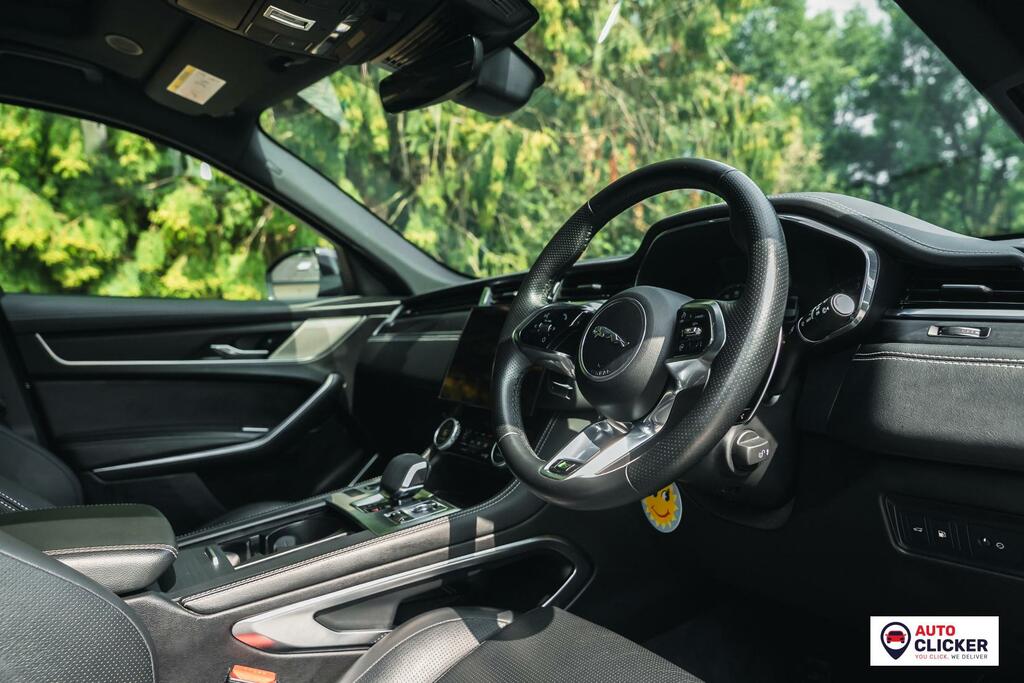 Jaguar F-Pace 2.0 D200 R-dynamic Se Black Awd 2023 Red #28
