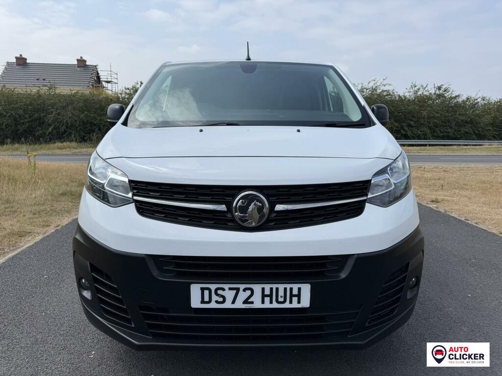 Vauxhall Vivaro Dynamic White #2