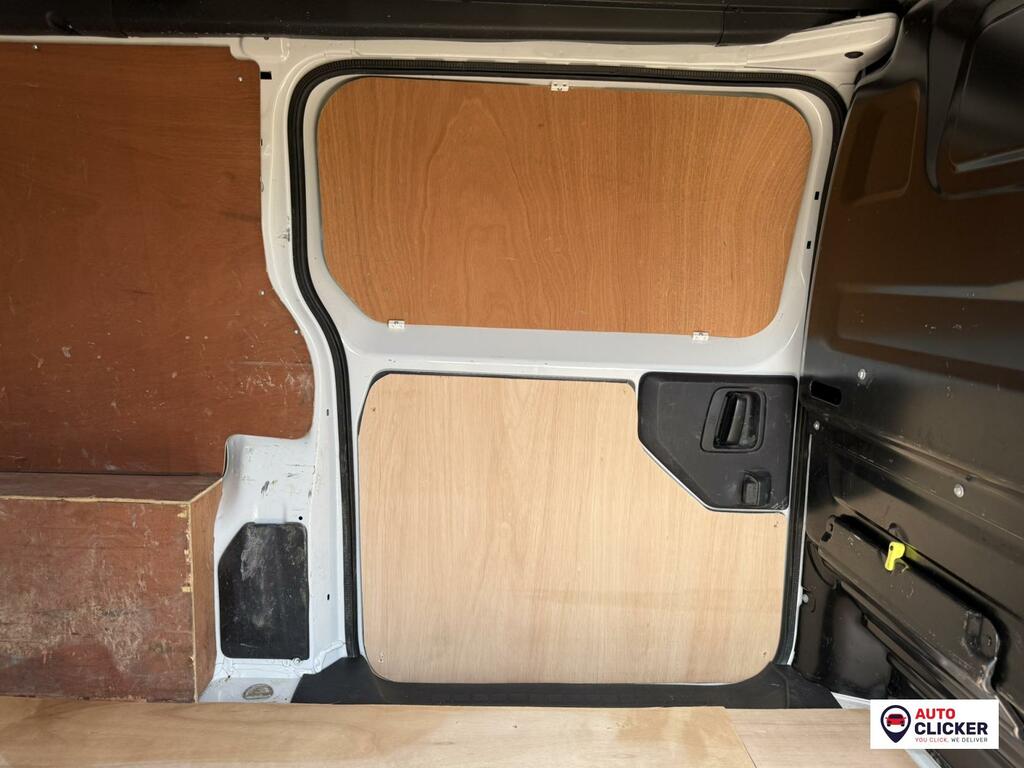 Vauxhall Vivaro Dynamic White #6