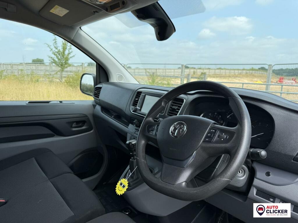Vauxhall Vivaro Dynamic White #5