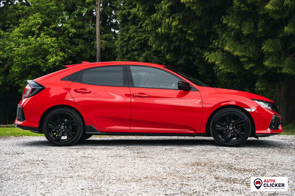 Honda Civic Sport Line Red #4
