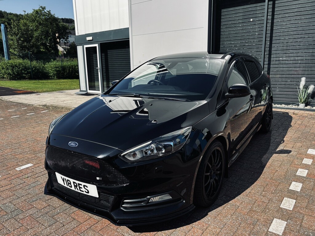 Ford Focus 2.0 T Ecoboost St-3 Black