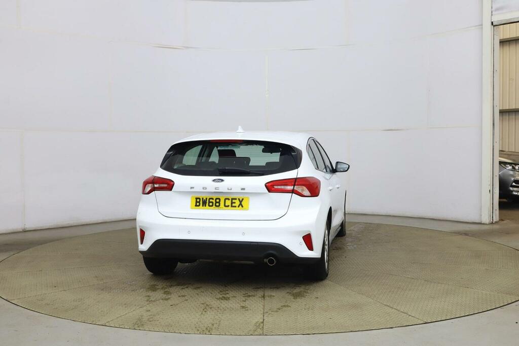 Ford Focus Hatchback 1.5 Ecoblue Zetec Euro 6 Ss 2019 White #4