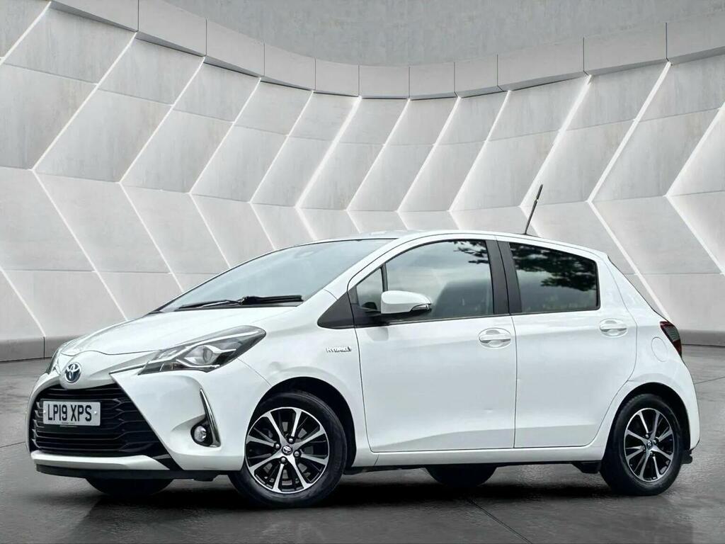 Toyota Yaris Hatchback 1.5 Vvt-h Icon Tech E-cvt Euro 6 Ss 5 White