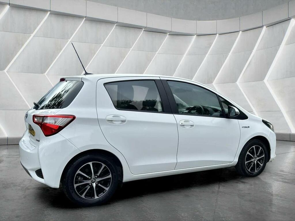 Toyota Yaris Hatchback 1.5 Vvt-h Icon Tech E-cvt Euro 6 Ss 5 LP19XPS White #6