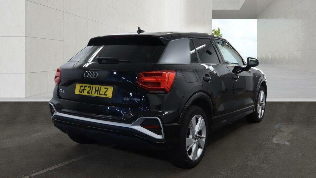 Audi Q2 1.5 Tfsi 35 Sport Suv S Tronic 150 Ps Black #4