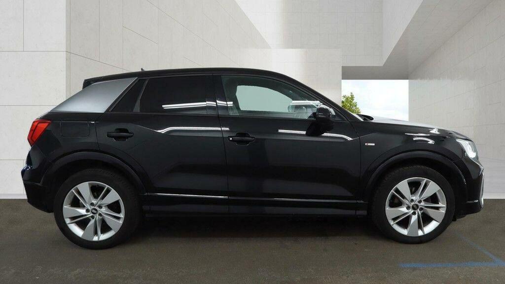 Audi Q2 1.5 Tfsi 35 Sport Suv S Tronic 150 Ps Black #5