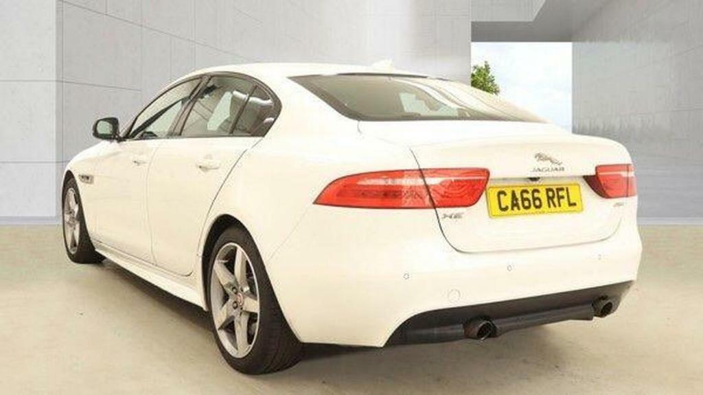 Jaguar XE  Red #15