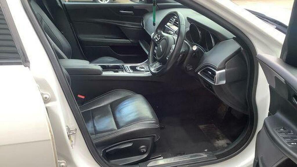 Jaguar XE  Red #10