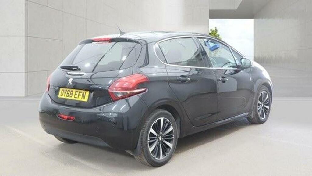 Peugeot 208 1.2 Puretech Tech Edition Euro 6 Ss Black #4