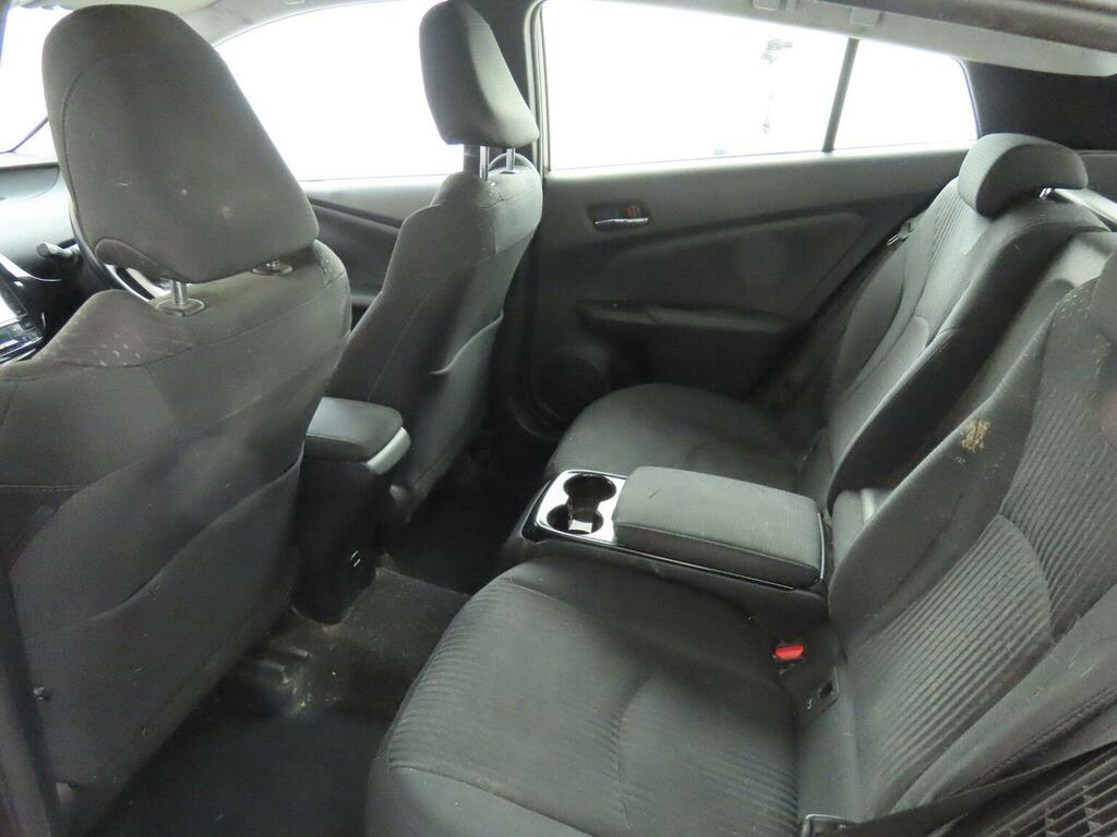Toyota Prius+ Mpv White #10